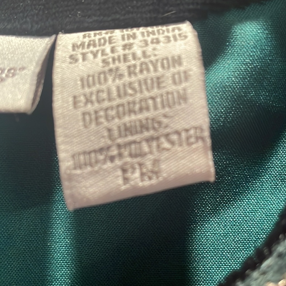 Soft surroundings dark green velvet jacket on petite medium - Picture 4 of 6